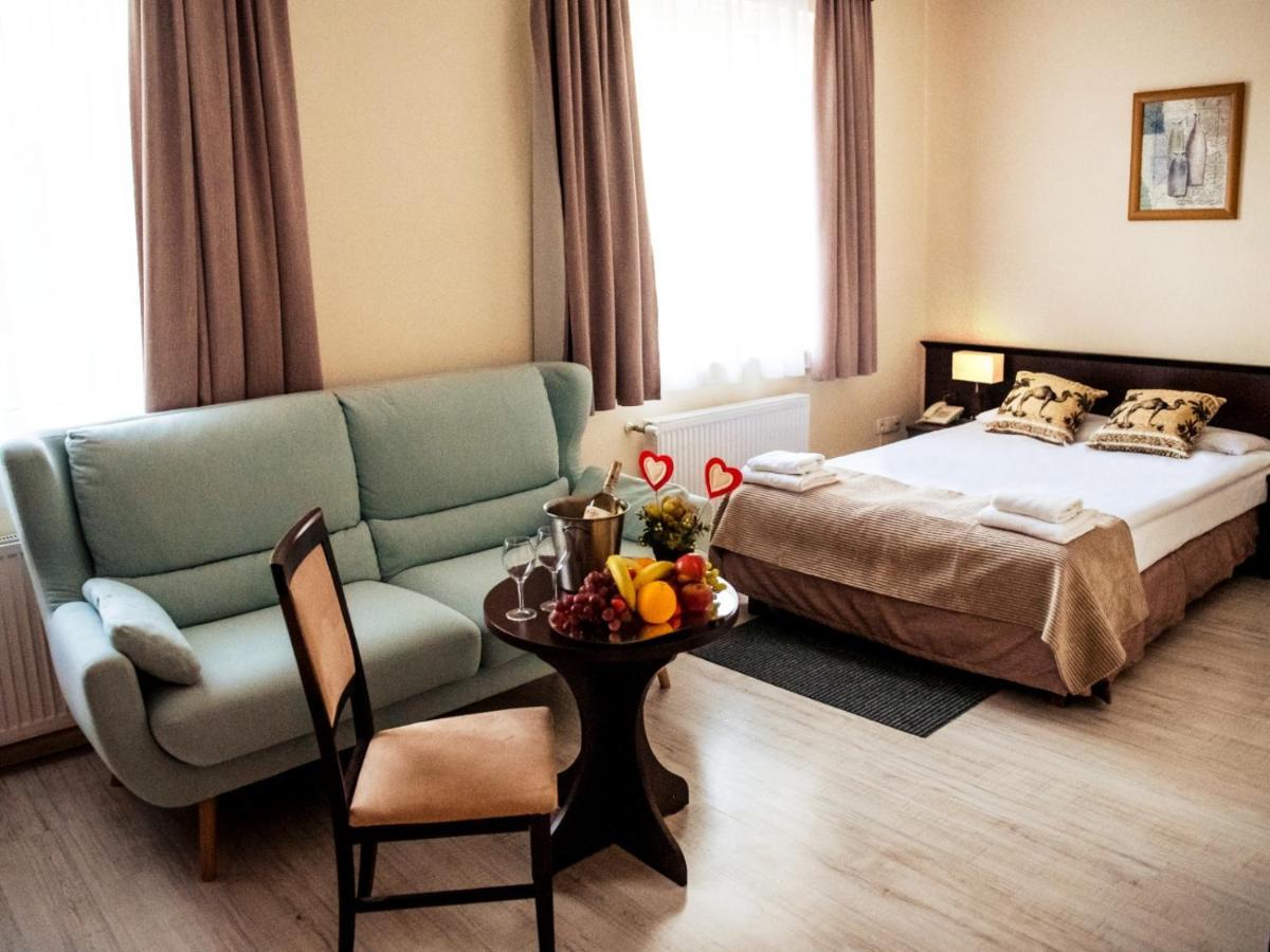 Hotel Feniks Gniezno Ngoại thất bức ảnh