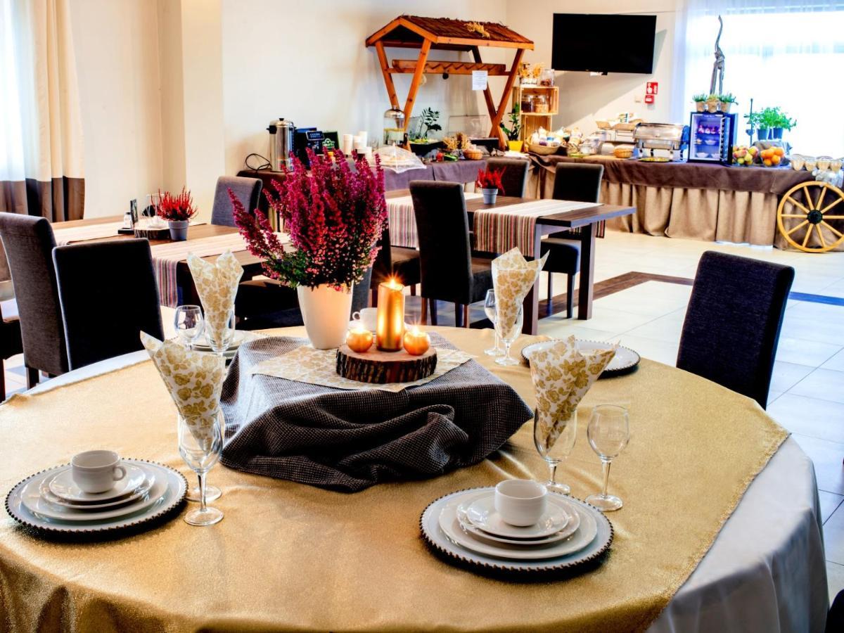 Hotel Feniks Gniezno Ngoại thất bức ảnh