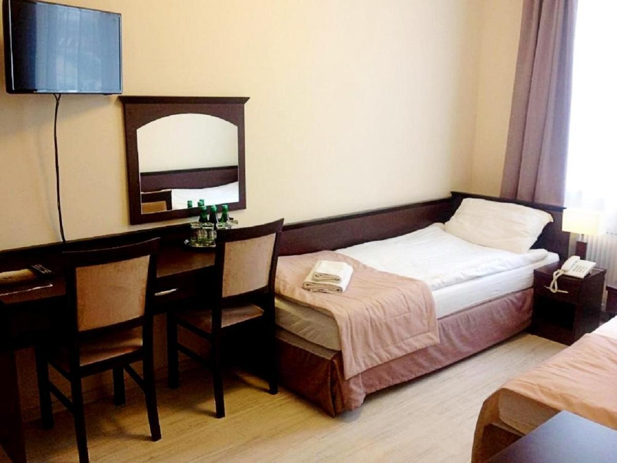 Hotel Feniks Gniezno Ngoại thất bức ảnh