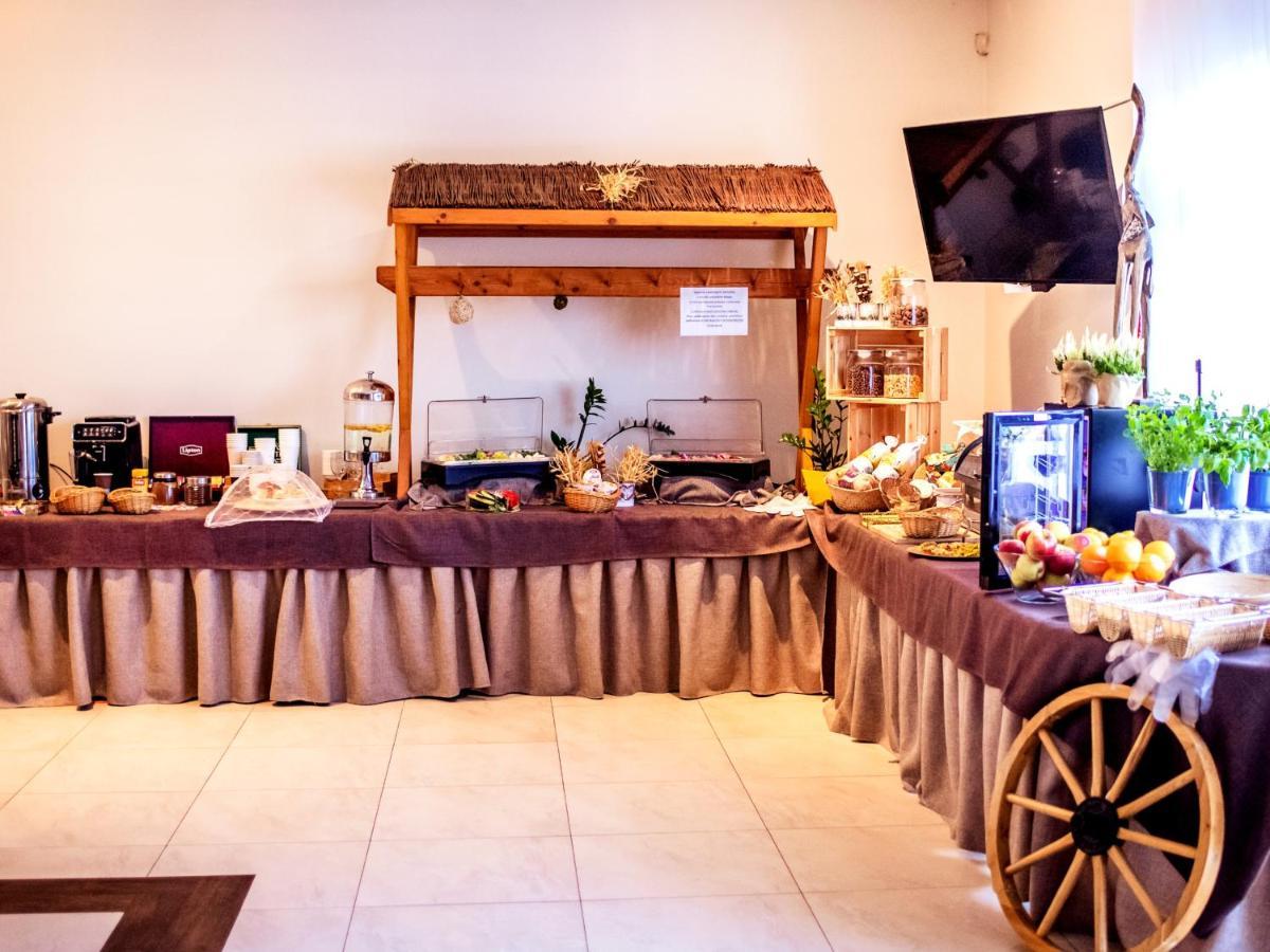 Hotel Feniks Gniezno Ngoại thất bức ảnh