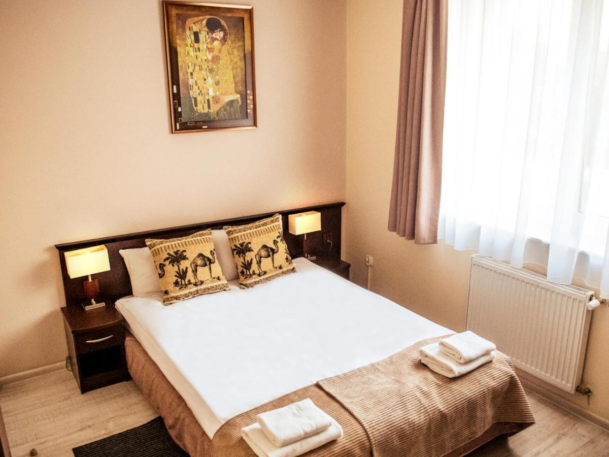 Hotel Feniks Gniezno Ngoại thất bức ảnh