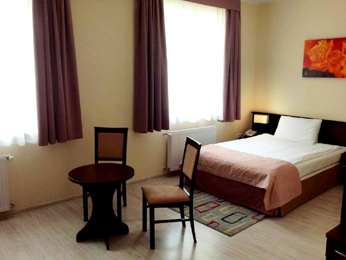 Hotel Feniks Gniezno Ngoại thất bức ảnh