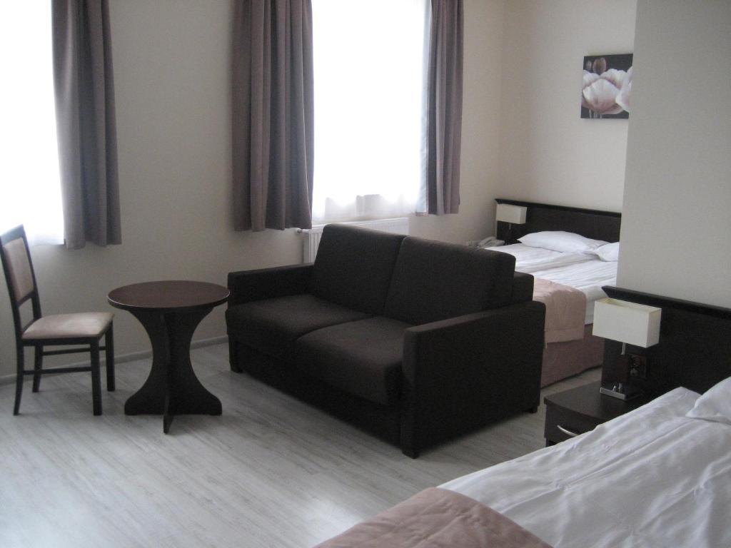 Hotel Feniks Gniezno Phòng bức ảnh