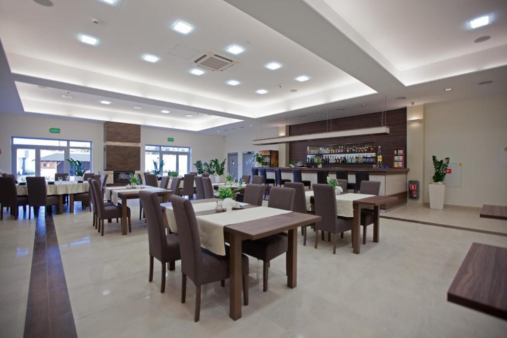 Hotel Feniks Gniezno Ngoại thất bức ảnh